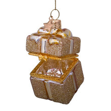 Ladda upp bild till gallerivisning, Ornament gold present w/ opening
