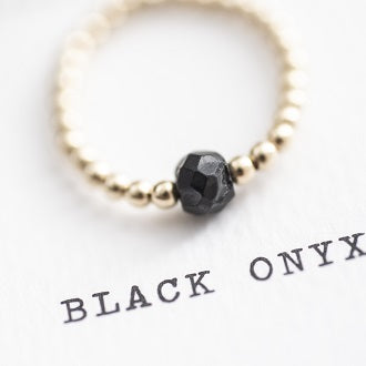 Elastisk ring - Sparkle black onyx guld